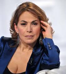 BARBARA D'URSO E' STATA DENUNCIATA: ECCO COSA AVREBBE FATTO LA CONDUTTRICE DI CANALE 5 - 13/04/2015
