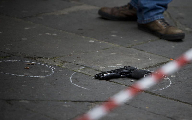 SPARATORIA IN STRADA TRA ROM DI FRONTE UN ASILO - 13/04/2015