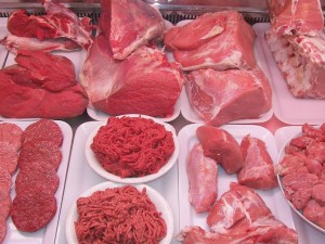 RENDEVANO LA CARNE APPETIBILE E FRESCA, POI LA SCOPERTA SHOCK - 22/04/2015
