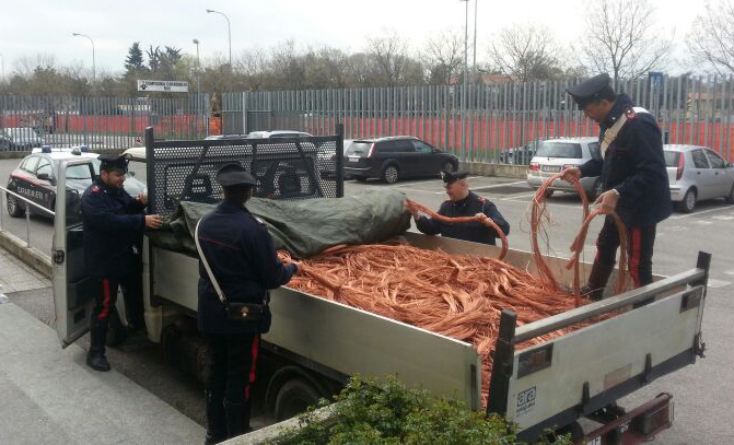 RESTITUITI 6 QUINTALI DI RAME AGLI ZINGARI: ''NON E' STATO POSSIBILE APPURARE LA PROVENIENZA ILLECITA'' - 29/04/2015