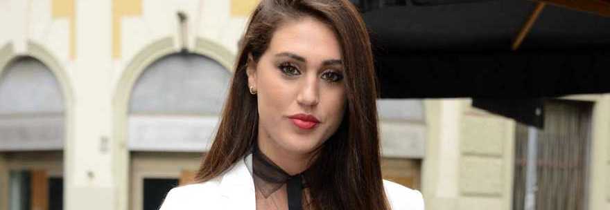 MA COME SI E' VESTITA CECILIA RODRIGUEZ? MEZZA NUDA ALL'EVENTO VIP HA FATTO PARLARE TUTTI - GUARDA - 28/05/2015