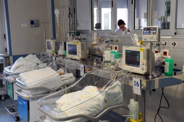 DIETA VEGANA AL BIMBO DI 2 ANNI. RICOVERATO IN OSPEDALE E' GRAVISSIMO - 15/10/2015