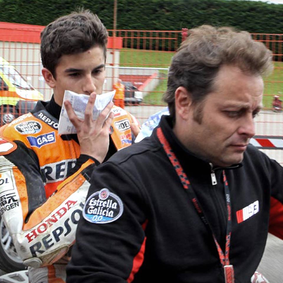 AGGRESSIONE MARQUEZ A 'LE IENE' - LA SITUAZIONE DEGENERA: ECCO COSA HA FATTO IL PILOTA SPAGNOLO - 31/10/2015