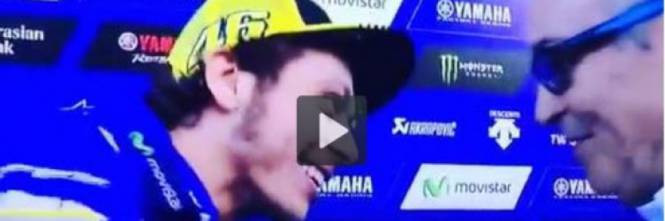 IL VIDEO DEL FUORIONDA DI VALENTINO ROSSI - LO SFOGO DIETRO LE QUINTE: ''CHE SCHIFO'' - 08/11/2015