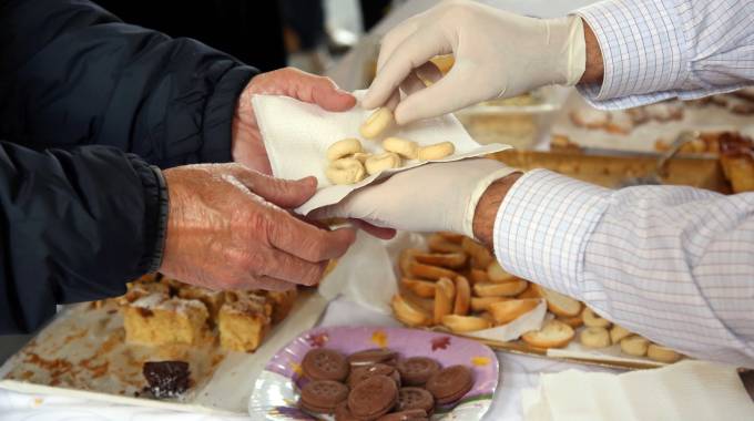 ROMA - ''GUIDA MICHELIN PER I POVERI'': 600 INDIRIZZI PER SOPRAVVIVERE - 29/12/2015