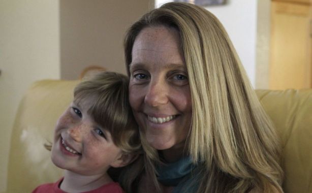 MAMMA GUARISCE LA FIGLIA DI 3 ANNI DALL'AUTISMO: ECCO COME - 29/01/2016
