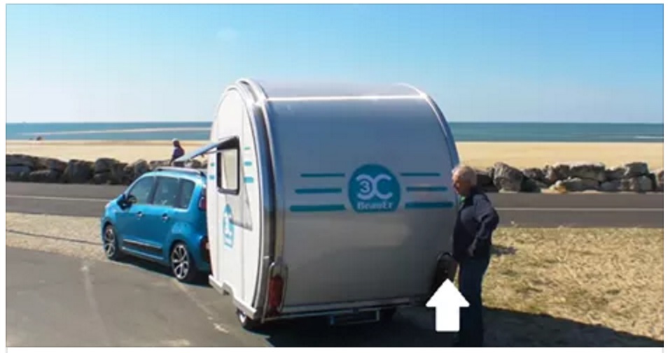 SEMBRA UNA ROULOTTE PICCOLISSIMA, MA ASPETTATE CHE VENGA PREMUTO UN PULSANTE - 21/02/2016