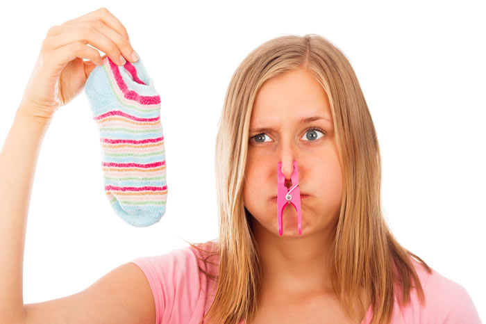 PIEDI MALEODORANTI? ECCO COME COMBATTERLI - 14/03/2016