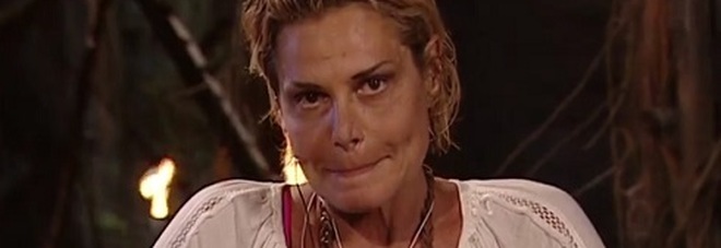 L'ISOLA DEI FAMOSI, GIALLO SU SIMONA VENTURA: ECCO PERCHE' NON SI PRESENTERA' IN STUDIO STASERA - 18/04/2016