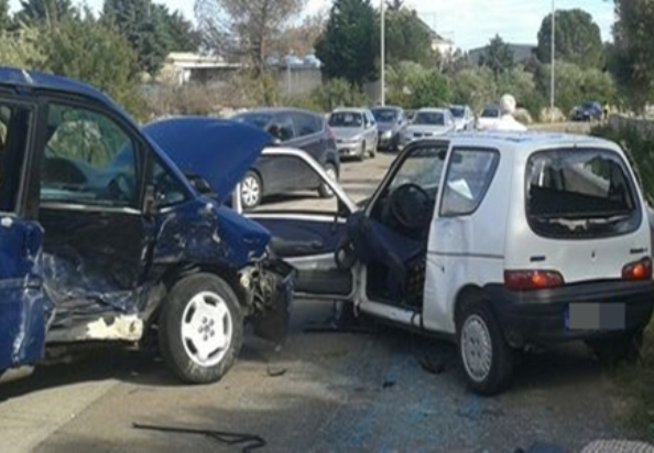 SPOSATI DA UNA VITA, ANTONIO E ANGELINA ESCONO PER UNA PASSEGGIATA: SE NE VANNO VIA COSI'... - 26/04/2016