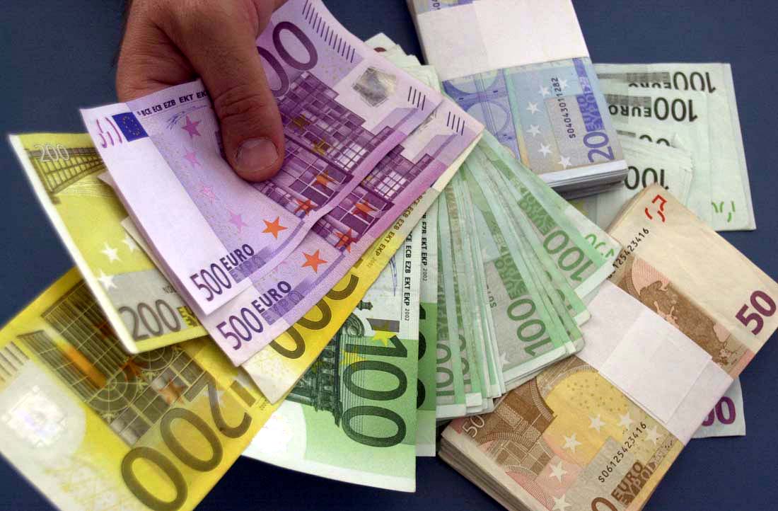 E' STATO DECISO: TRA POCHI GIORNI UNA DI QUESTE BANCONOTE E' DESTINATA A SPARIRE PER SEMPRE - 27/04/2016
