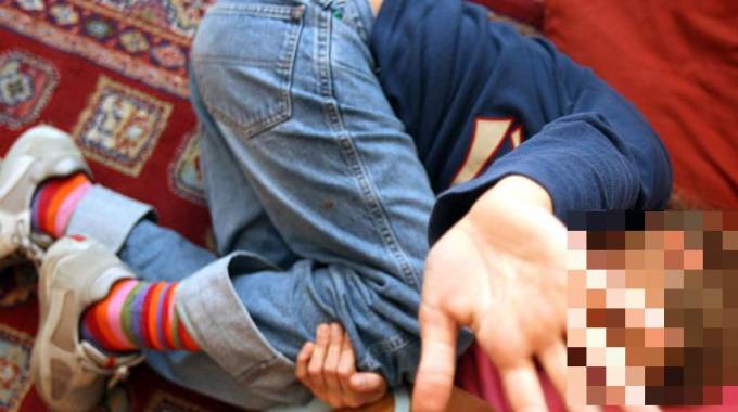 LECCE, COSTRINGEVANO I FIGLI AD AVERE RAPPORTI TRA LORO: ''ORA SPOGLIATEVI E FATE QUELLA COSA LI'...'' - 04/05/2016