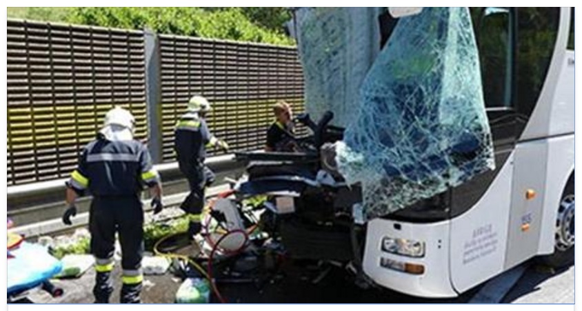 36 TURISTI ITALIANI FERITI IN UNO SCONTRO TRA BUS E TIR: ''SCENE DA FILM HORROR'' - 21/06/2016