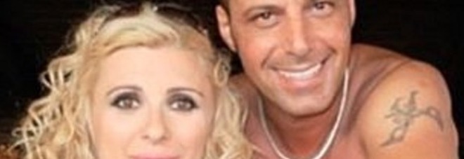 TINA CIPOLLARI VIA DI CASA, IL MARITO KIKO': ''SENZA DI LEI E' DURA'' - 04/07/2016