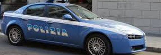 ROMA, ENTRA IN UN BAR, SPARA TRA I CLIENTI E MINACCIA IL TITOLARE: ''HAI MESSO INCINTA MIA MOGLIE, TI AMMAZZO'' - 07/07/2016