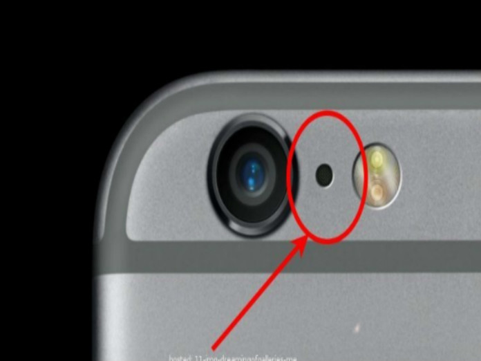 PERCHE' NELL'IPHONE C'E' UN PICCOLO BUCO NERO TRA LA FOTOCAMERA E IL FLASH? ECCO SPIEGATO - 13/07/2016