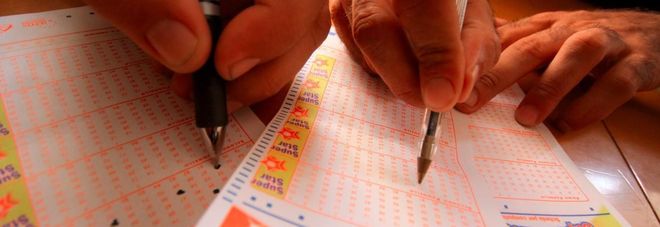 CREDE DI AVER VINTO 18 MILIONI AL SUPERENALOTTO E PERSEGUITA LE BARISTE - 15/10/2016
