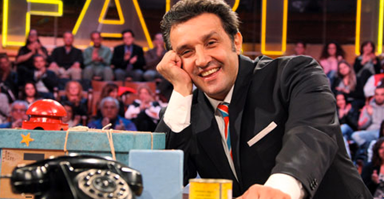 ADDIO ''AFFARI TUOI'' LA RAI CHIUDE IL PROGRAMMA: DOCCIA GELATA PER FLAVIO INSINNA - 23/10/2016