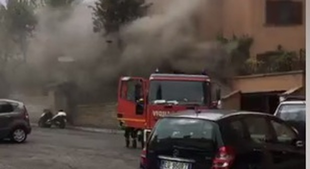 PAURA A ROMA, APPARTAMENTO A FUOCO SULLA CASSIA: FAMIGLIE IN FUGA - 05/11/2016
