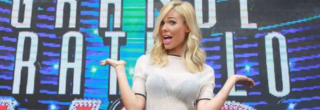 ECCO QUANTO HANNO GUADAGNATO AL GIF VIP: GF VIP, VALERIA MARINI LA PIU' PAGATA E BOSCO IL PIU' POVERO - ECCO I CACHET DEI CONCORRENTI - 11/11/2016