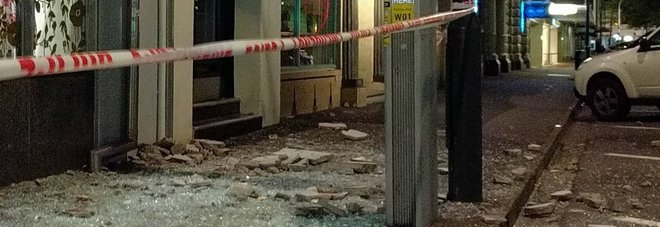 NUOVA ZELANDA, FORTE SCOSSA DI TERREMOTO DI MAGNITUDO 8.1. EVACUATA LA CAPITALE E IN ARRIVO TSUNAMI - ECCO COSA ACCADE - 13/11/2016