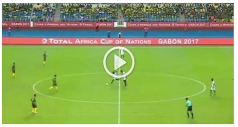 E' SUCCESSO ALL'INIZIO DEL MATCH CONTRO IL CAMERUN: IL CALCIO D'INIZIO DELLA GUINEA E' IL PIU' ASSURDO DI SEMPRE - 22/01/2017