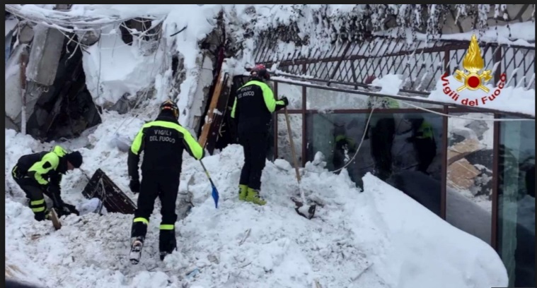 ''PRONTO...ANCORA? QUESTA E' UNA BUFALA'' ECCO L'AGGHIACCIANTE CHIAMATA ALLA PROTEZIONE CIVILE DOPO LA VALANGA - 22/01/2017