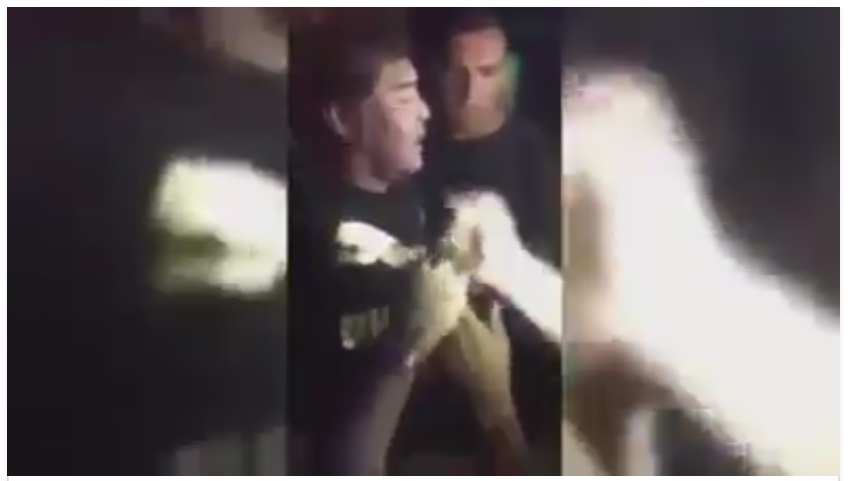 MARADONA IN DISCOTECA VIENE AVVICINATO DA ALCUNI TIFOSI ED ECCO COSA SUCCEDE - 28/01/2017
