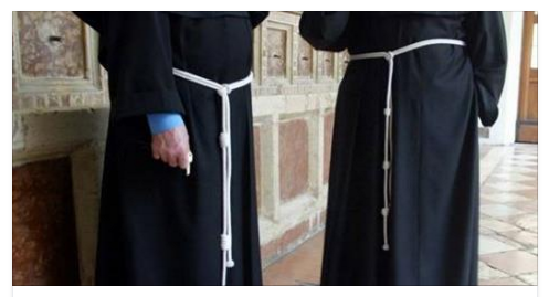 ''VORREI LECCARTI?'': LA DISGUSTOSA SCOPERTA NEL CONVENTO DI PADRE PIO - 10/07/2016