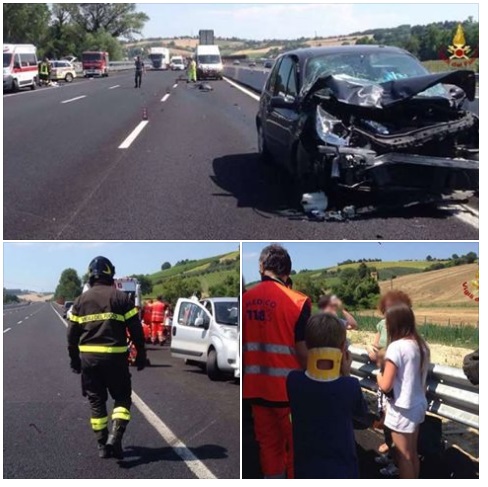 SCHIANTO IN AUTOSTRADA: FERITE 11 PERSONE, TRA LORO ANCHE SEI BAMBINI - 03/07/2016