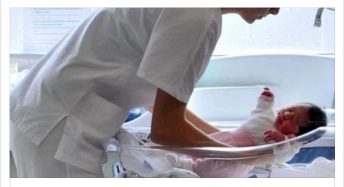 LASCIANO LA FIGLIA APPENA NATA IN OSPEDALE: ''NON POSSIAMO CRESCERLA'' - IL MOTIVO E' DRAMMATICO - 29/06/2016