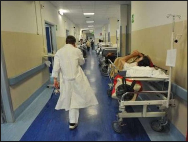 ''NON HO I DOCUMENTI'' E IL BIMBO VIENE LASCIATO MORIRE FUORI DALL'OSPEDALE - 05/01/2017