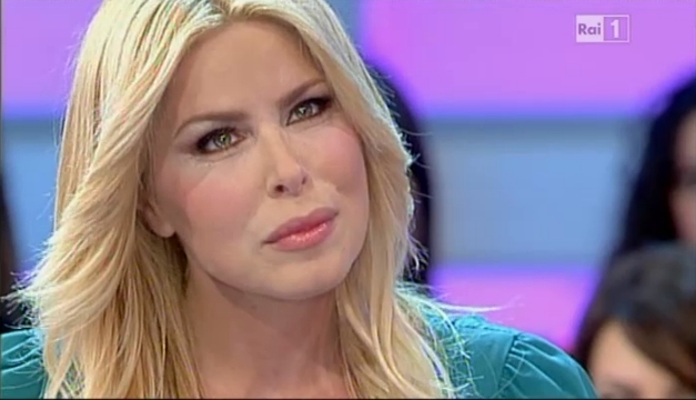 PUBBLICO IN STUDIO SENZA PAROLE DOPO L'INGRESSO A ''DOMENICA LIVE'' - FOTO - 09/11/2014