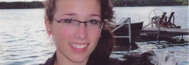 FA L'AMORE CON UNA 15ENNE UBRIACA, POI INVIA A TUTTI LE FOTO SU WHATSAPP. E LEI SI UCCIDE - 19/01/2015