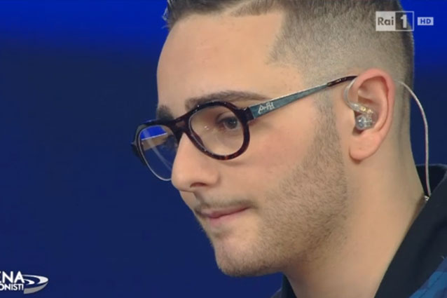 E' SUCCESSO A 'DOMENICA IN': DOPO AVER CANTATO LA SUA ''WAKE UP'' PARTE LA POLEMICA CONTRO ROCCO HUNT - 14/02/2016
