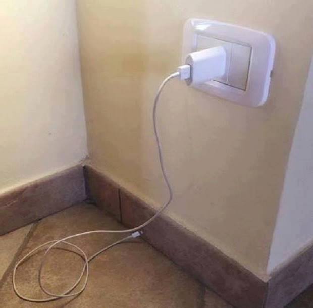 CARICA BATTERIA SEMPRE ATTACCATO ALLA PRESA ELETTRICA? ECCO QUANTO SPRECA... - 25/09/2017