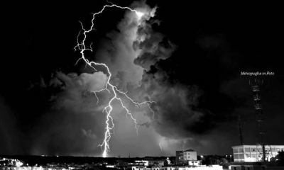IL FULMINE DISEGNA UN VOLTO UMANO - LA FOTO FA IL GIRO DEL WEB - 27/09/2013