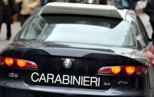 70enne offre 20 euro a un 15enne per prostituirsi in bagno - 27/09/2013