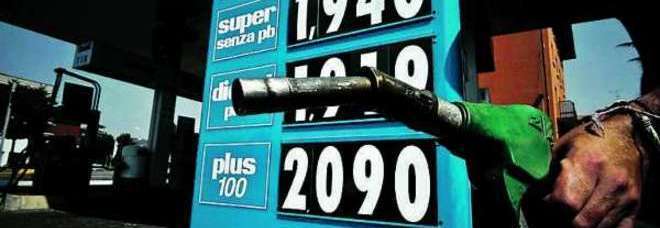 STANGATA SULLA BENZINA, SUBITO L'AUMENTO: +6,5 CENT PER COPRIRE IL BUCO DI BILANCIO - 09/10/2013