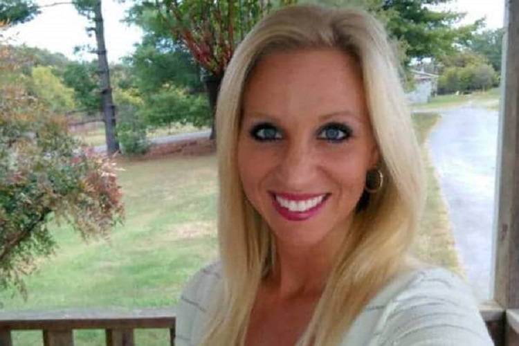 ''QUEL RAGAZZINO CONTINUAVA A RIFIUTARMI COSI' HO PERSO LA PAZIENZA...'' ECCO COS'HA FATTO LA BIDELLA - 01/05/2017