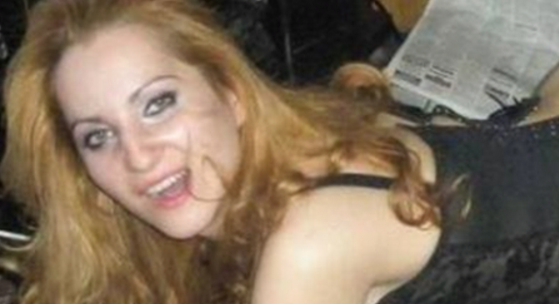RUMENA AL RAGAZZO DI 20 ANNI: ''SALI DA ME'' FINISCE CON I POMPIERI CHE DEVONO SFONDARE LA PORTA - 03/02/2017