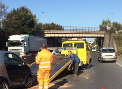 INCIDENTE A ROMA: TRAFFICO IN TILT - LA POLIZIA CONSIGLIA DI CAMBIARE STRADA - 21/11/2016