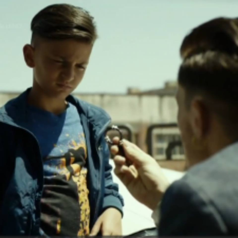 IERI LO ABBIAMO VISTO IN ''GOMORRA'': ECCO CHI E' IL BAMBINO DI 10 ANNI CHE HA PARTECIPATO ALLA PUNTATA - 01/06/2016