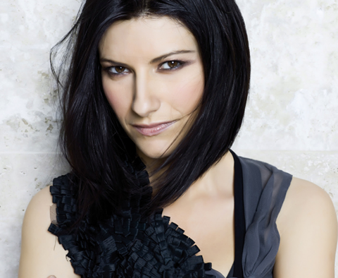 LAURA PAUSINI COMPLETAMENTE NUDA: LA CANTANTE SI MOSTRA COSI' E MANDA IN TILT I SUOI FAN - 04/09/2016