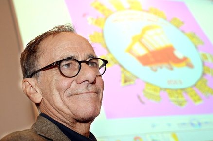 Roberto Vecchioni condannato a due mesi: positivo all'alcol test mentre guidava - 23/10/2013