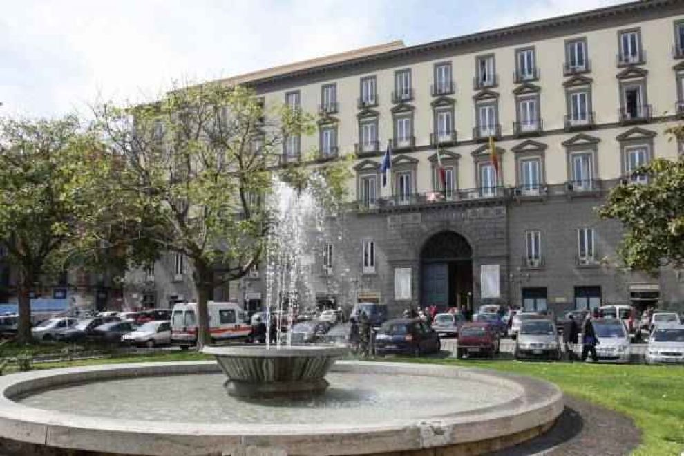 I CONSIGLIERI REGIONALI CHIEDEVANO IL RIMBORSO ANCHE PER I 50 CENTESIMI AI BAGNI PUBBLICI - 24/10/2013