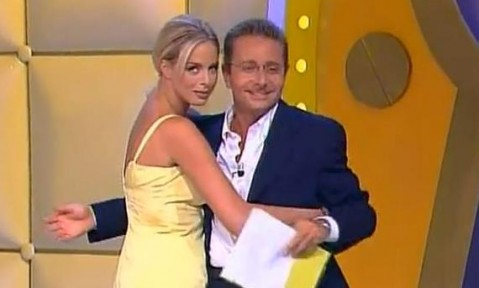 RICORDATE LA SELLERONA DI PAOLO BONOLIS? OGGI E' MOLTO CAMBIATA - FOTO - 16/07/2015