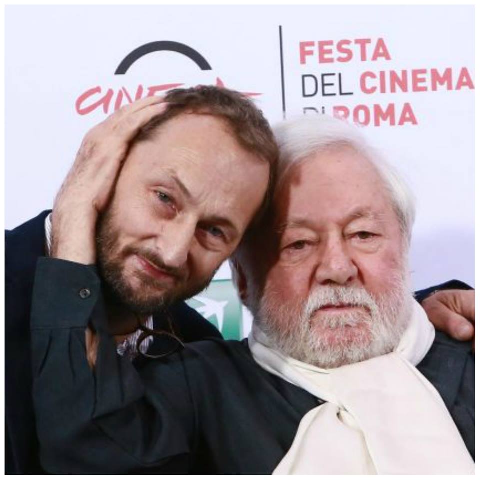 ARRIVA LA CONFESSIONE DEI FIGLI FUORI DALLA CLINICA: ECCO COSA E' SUCCESSO POCO PRIMA DELLA MORTE DI PAOLO VILLAGGIO - 03/07/2017