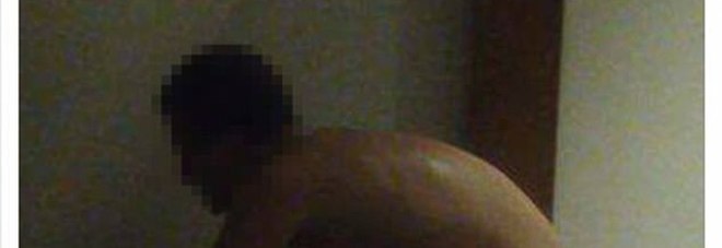 FA SESSO CON UNA DONNA OBESA E TRASMETTE IL VIDEO IN DIRETTA SU FB: ''HO STESO UNA BALENA DI 130 KG'' ARRIVA LA RIVOLTA - 31/05/2017