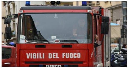 CROLLA PALAZZINA DI QUATTRO PIANI: SI SCAVA SOTTO LE MACERIE -  SI TEMONO NUMEROSE VITTIME - 07/07/2017